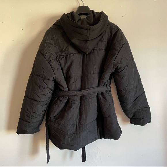 COPY - BlankNYC Women’s Medium Fair Shake Puffer Jacket - Picture 9 of 10